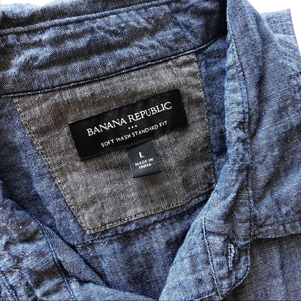Banana Republic chambray button down shirt